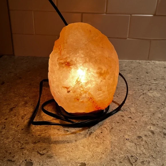 Himalayan Salt Lamp - Picture 3 of 8